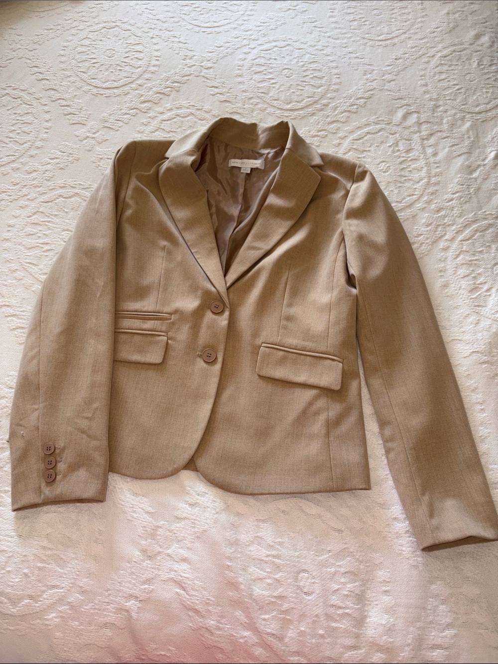 New York & Co Women’s Tailored Beige Blazer Jacket EUC 12